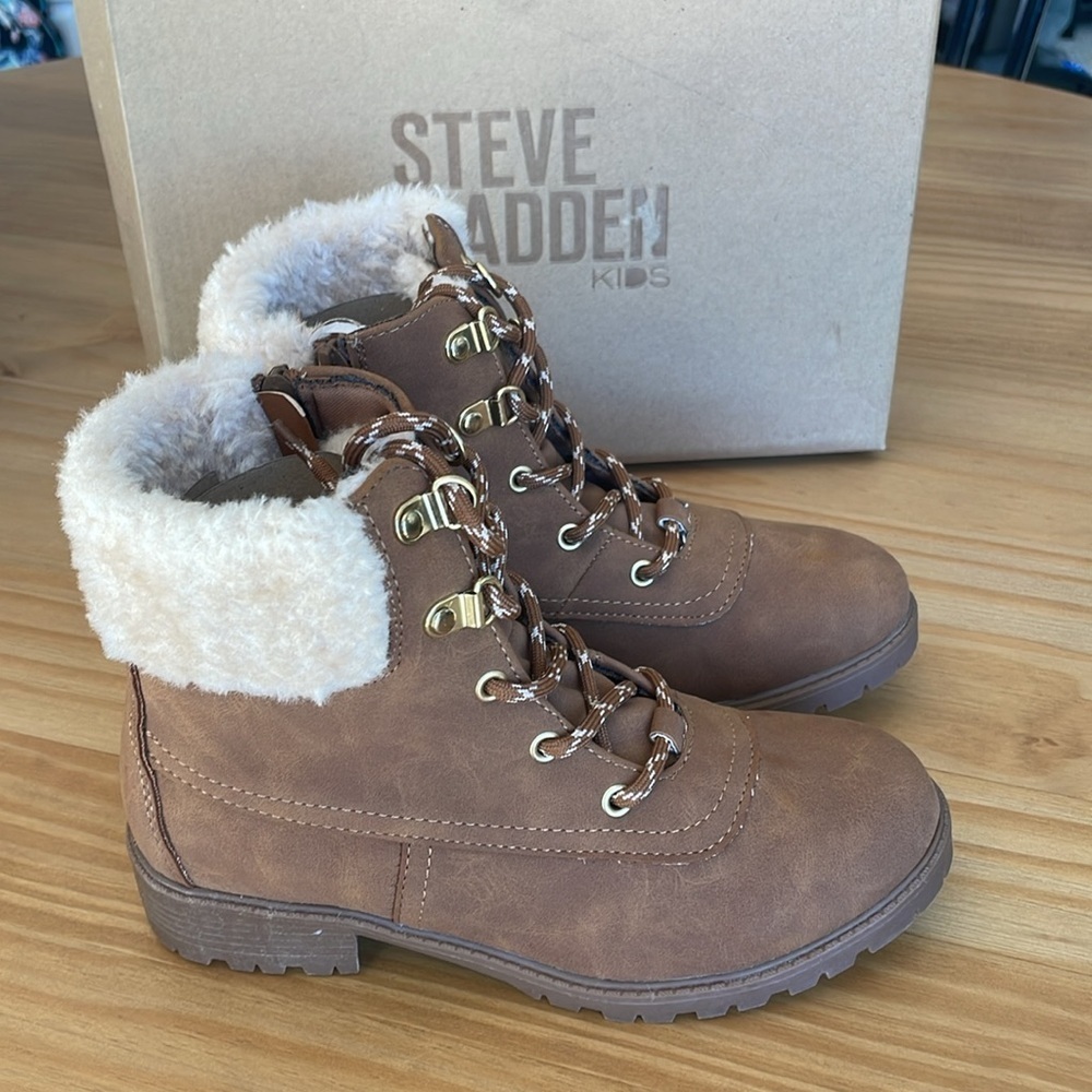 NEW in box! Steve Madden Jhikey Cognac Girls Youth Boot‎